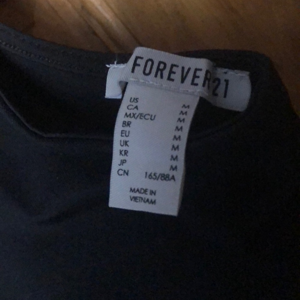 FOREVER 21 WORKOUT TOP - Picture 3 of 3